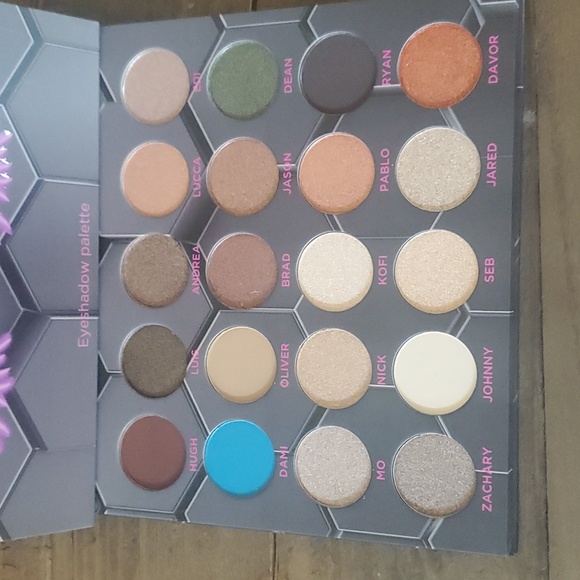 Barbarella Eyeshadow Palette - Picture 3 of 4